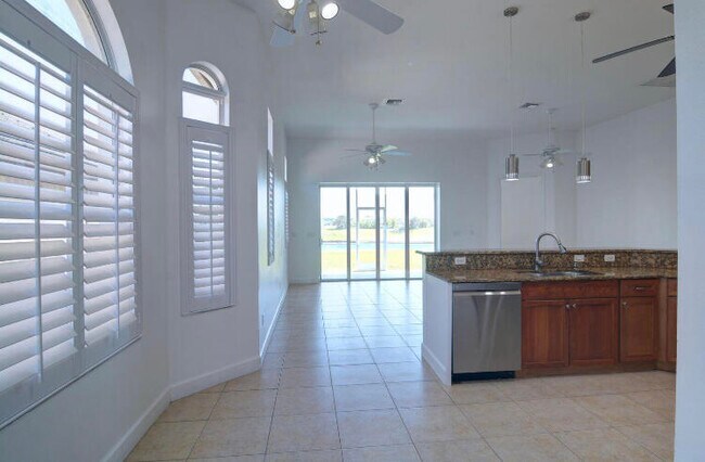 Building Photo - 3612 Grove Ct