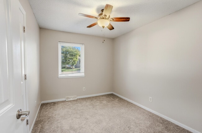Building Photo - 4320 W Brookview Ct