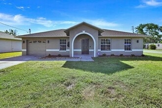 Building Photo - 2410 High Hollow Dr