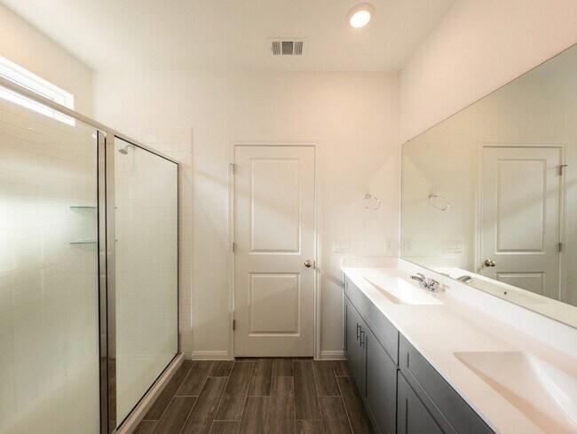 Building Photo - 18122 Sonresa Wy