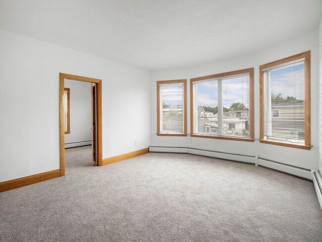 Building Photo - 69 Stowers St