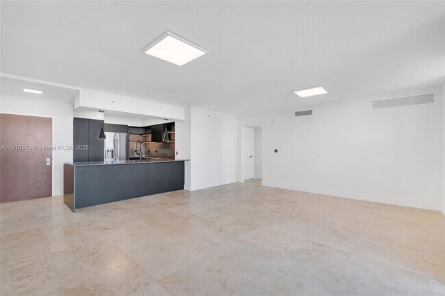 Building Photo - 31 SE 5th St