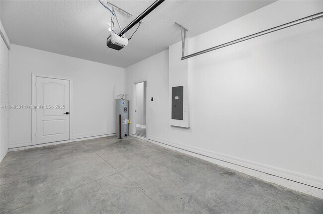 Building Photo - 5109 Joyous Pl