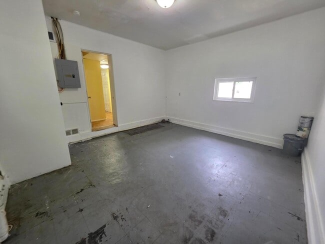 Building Photo - 1597 Koebel Rd
