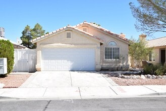Building Photo - BEAUTIFUL 4 BEDROOM, 2 BATH SINGLE-STORY H...