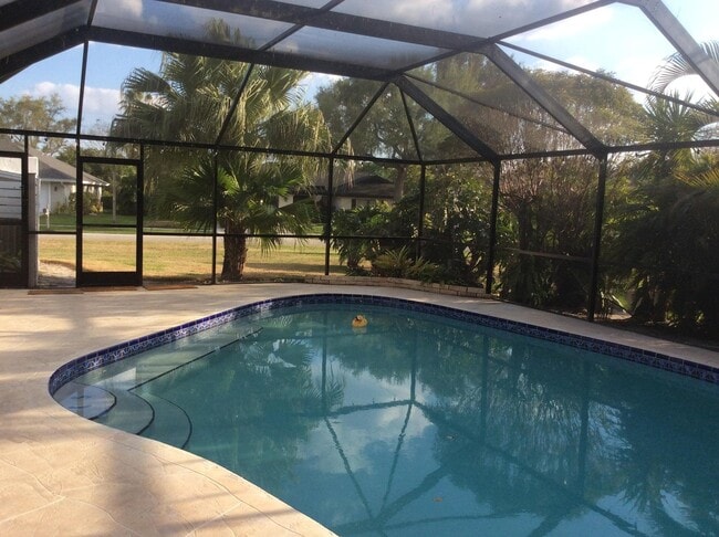 Building Photo - 12305 Sawgrass Ct