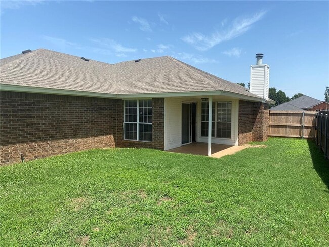 Building Photo - 1026 Dustin Dr