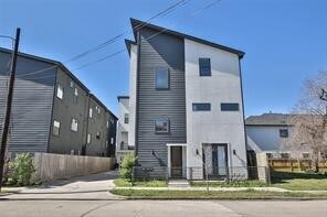 Primary Photo - 611 Sydnor St