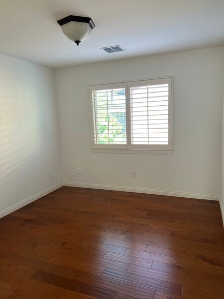 Bedroom - 829 Sequoia Cir