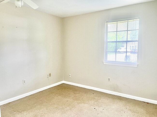 Building Photo - 11766 Willow Oak Ave