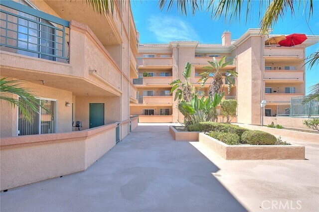 Building Photo - 11410 Brookshire Ave