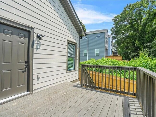 Building Photo - Stylish 4bd/2ba Renovated Rental with Fenced Yard in Growing Westside Neighborhood