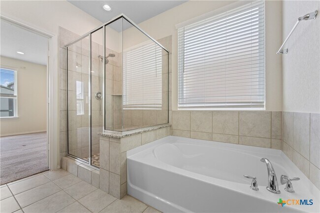 Building Photo - 942 Blue Violet
