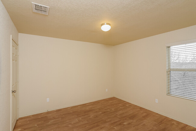 Building Photo - 10607 Goose Way