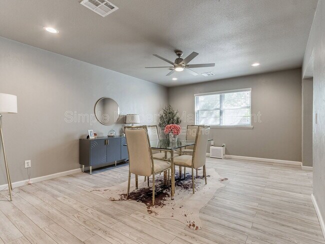 Building Photo - 4136 NW 61st Ter