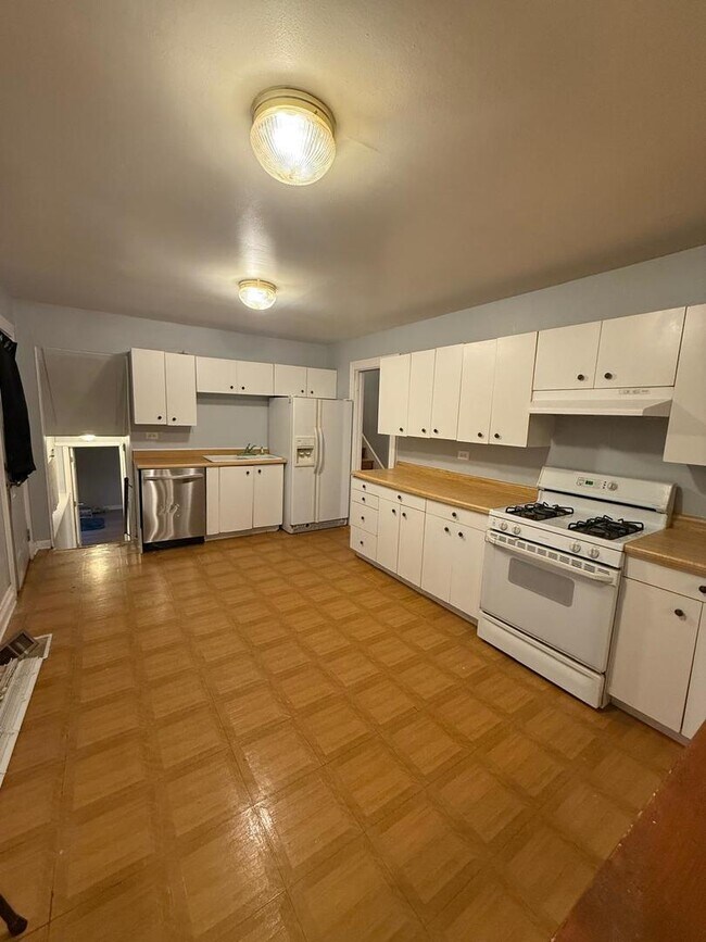 Building Photo - 1440 Gentry Rd