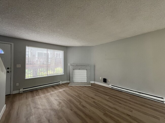 Building Photo - 4911 SW Beaverton Hillsdale Hwy