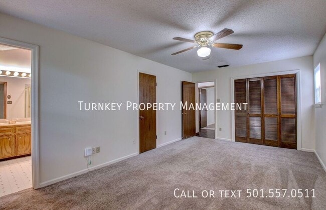 Building Photo - 811 Cedar Ridge Dr