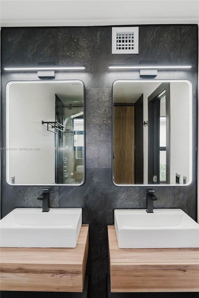 Building Photo - 1040 NW 120th St