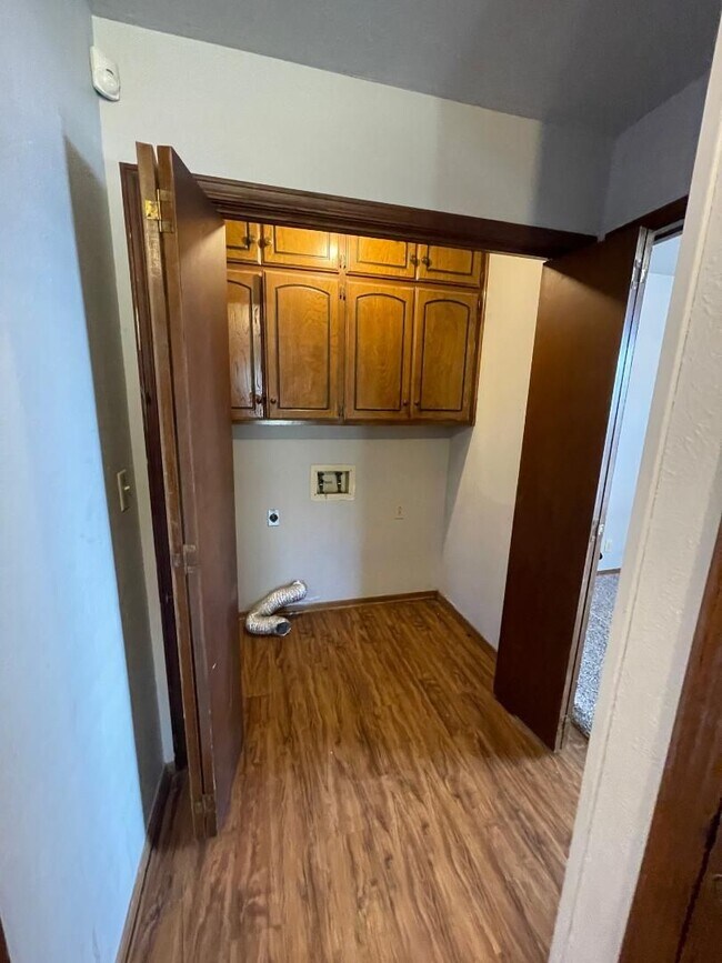 Building Photo - Spacious duplex in Norman available August 5