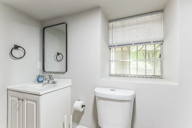Building Photo - 2265 Wildwood Dr