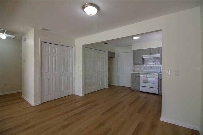 Building Photo - 1537 King Ave