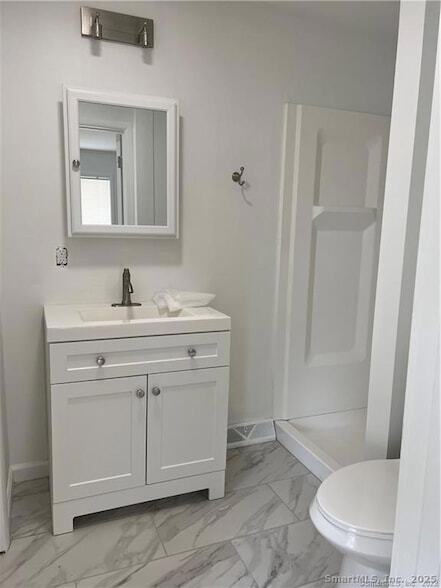 Building Photo - 144 Rakoczy Ave