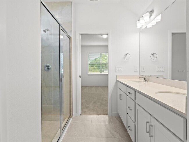 Building Photo - 11234 Sycamore Glen Loop