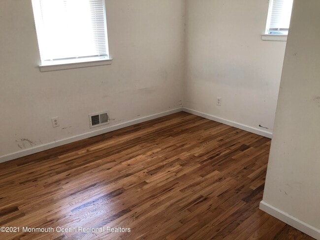 Building Photo - 3 Peach Tree Rd