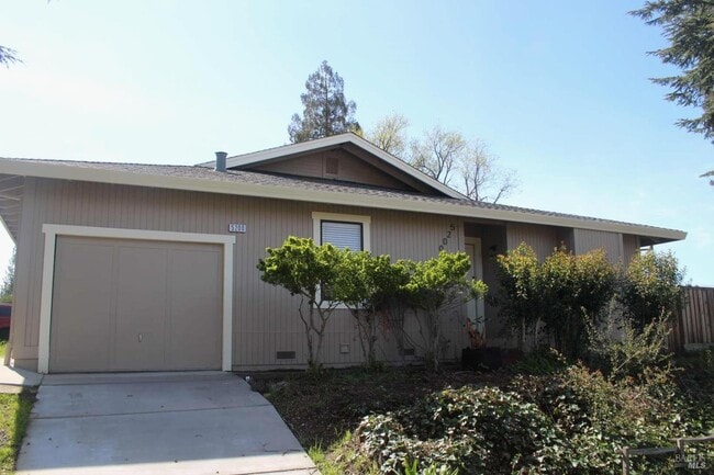 Building Photo - 5200 Piedmont Dr