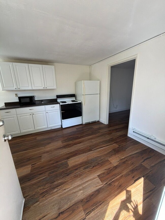 Building Photo - Charming 2 Bedroom, 2 Bathroom Home with ADU in Desirable Land Park Area