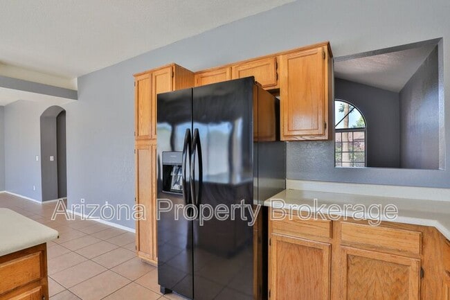 Building Photo - 1653 E Cindy St