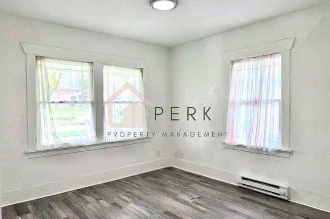 Building Photo - Charming Updated South Tacoma Home with Spacious Bonus Loft and Fenced Yard