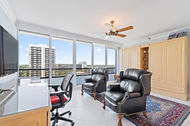 Building Photo - 100 Lakeshore Dr