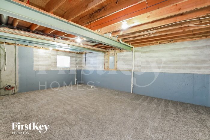 Building Photo - 11623 N Windsor Ave