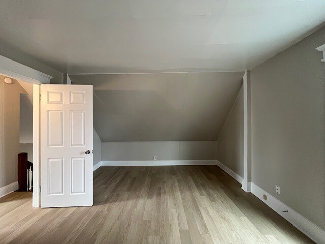 Building Photo - 911 E Washington St