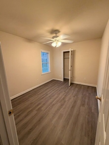 Building Photo - 8240 Weathered Oak Ln