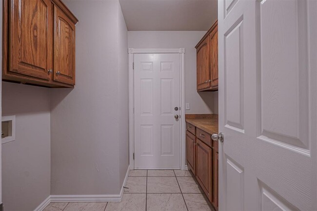 Building Photo - 11517 NW 6th St