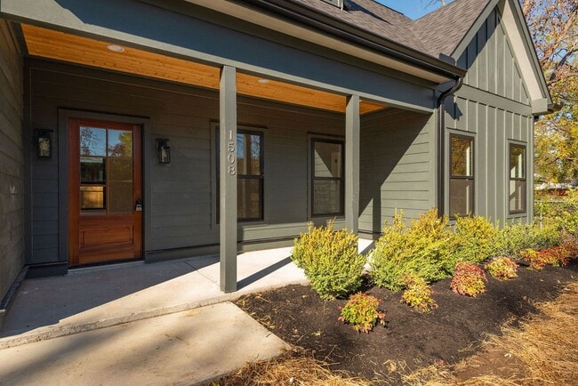 Building Photo - NEW CONSTRUCTION! Old Hickory