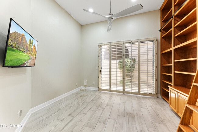 Building Photo - 11811 E Terra Dr