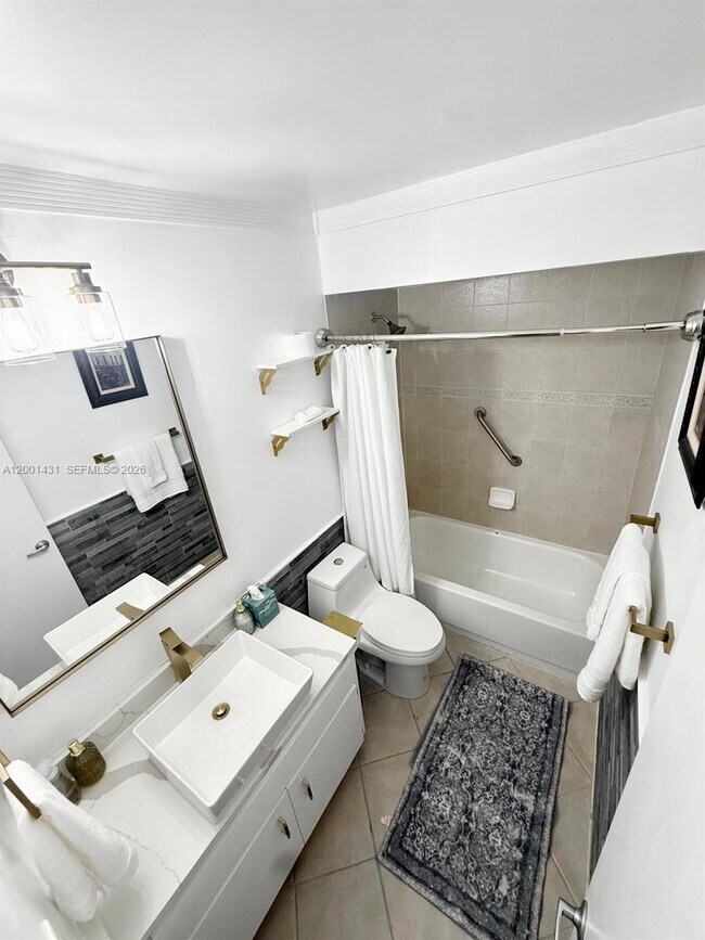 Building Photo - 1569 Shaker Cir