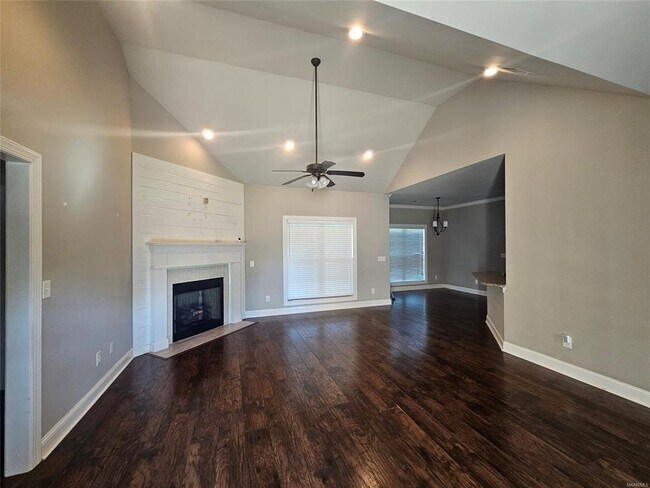 Building Photo - 1017 Ridge Point Dr
