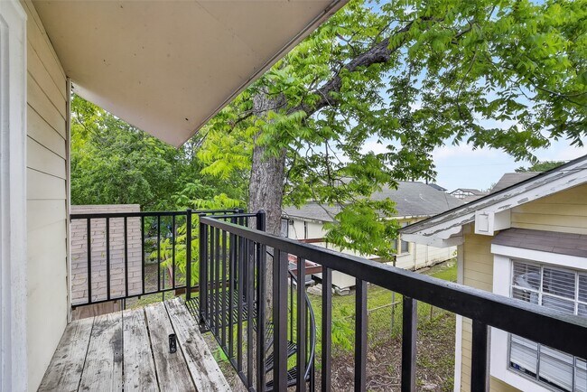 Building Photo - 6832 Avenue I