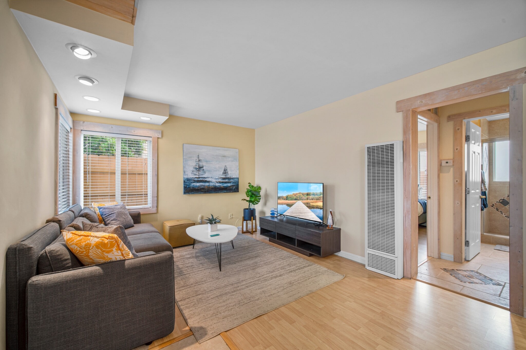 living room - 964 13th St