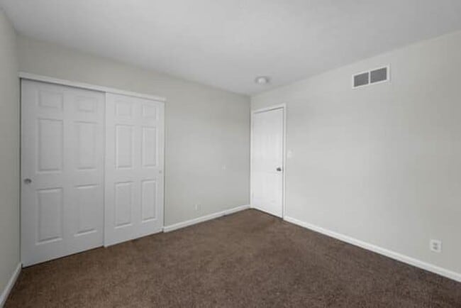 Building Photo - 5691 Victoryview Ln