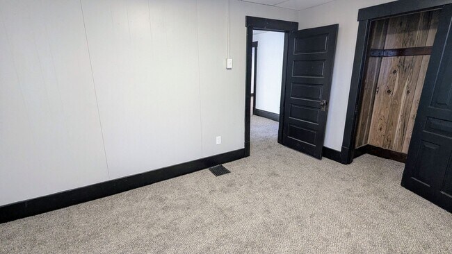 Building Photo - Schonfeld Holdings, LLC (916 6th St)