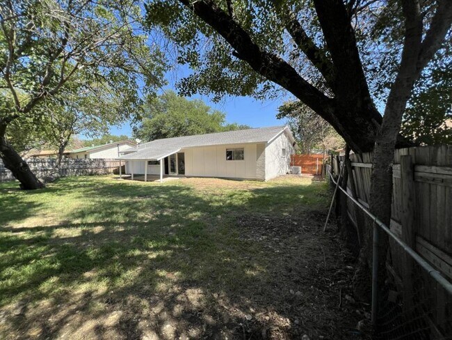 Building Photo - 3300 Winderemere Drive