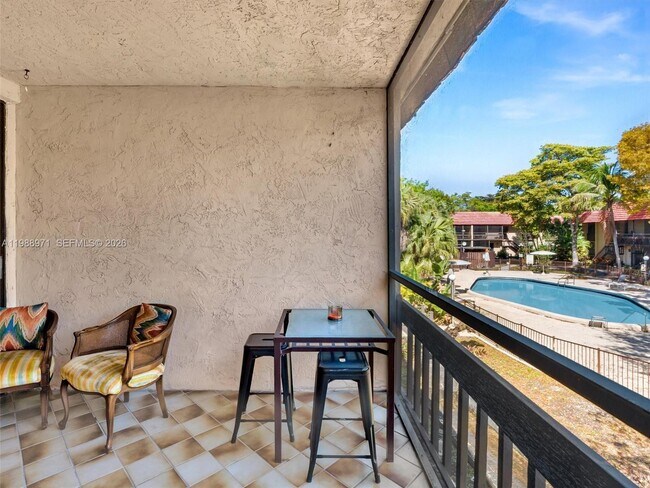 Building Photo - 770 NE 199th St