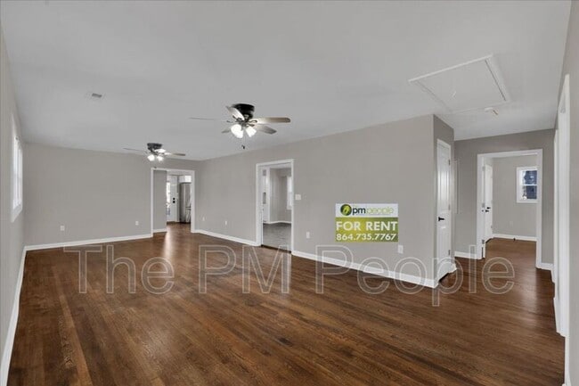 Building Photo - 501 S E St