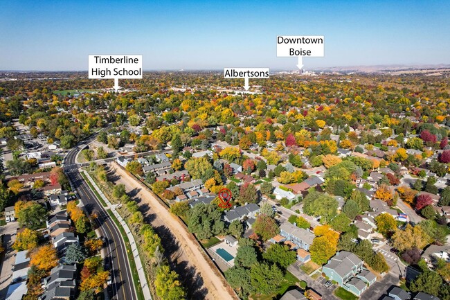 Building Photo - Charming 2bd/1.5ba SE Boise Townhome w/Pool